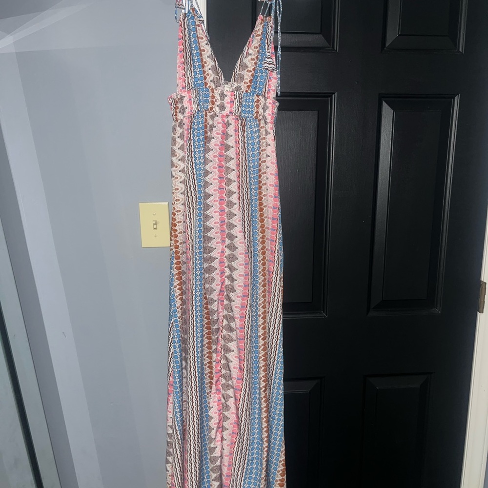 En creme long maxi dress size medium